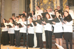 V heroldově síni Rabasově galerie se uskutečnil chrámový festiválek. Zazpívaly na něm tři sbory z Rakovnicka a jeden z Lán. Zahrál Rakovnický komorní orchestr.